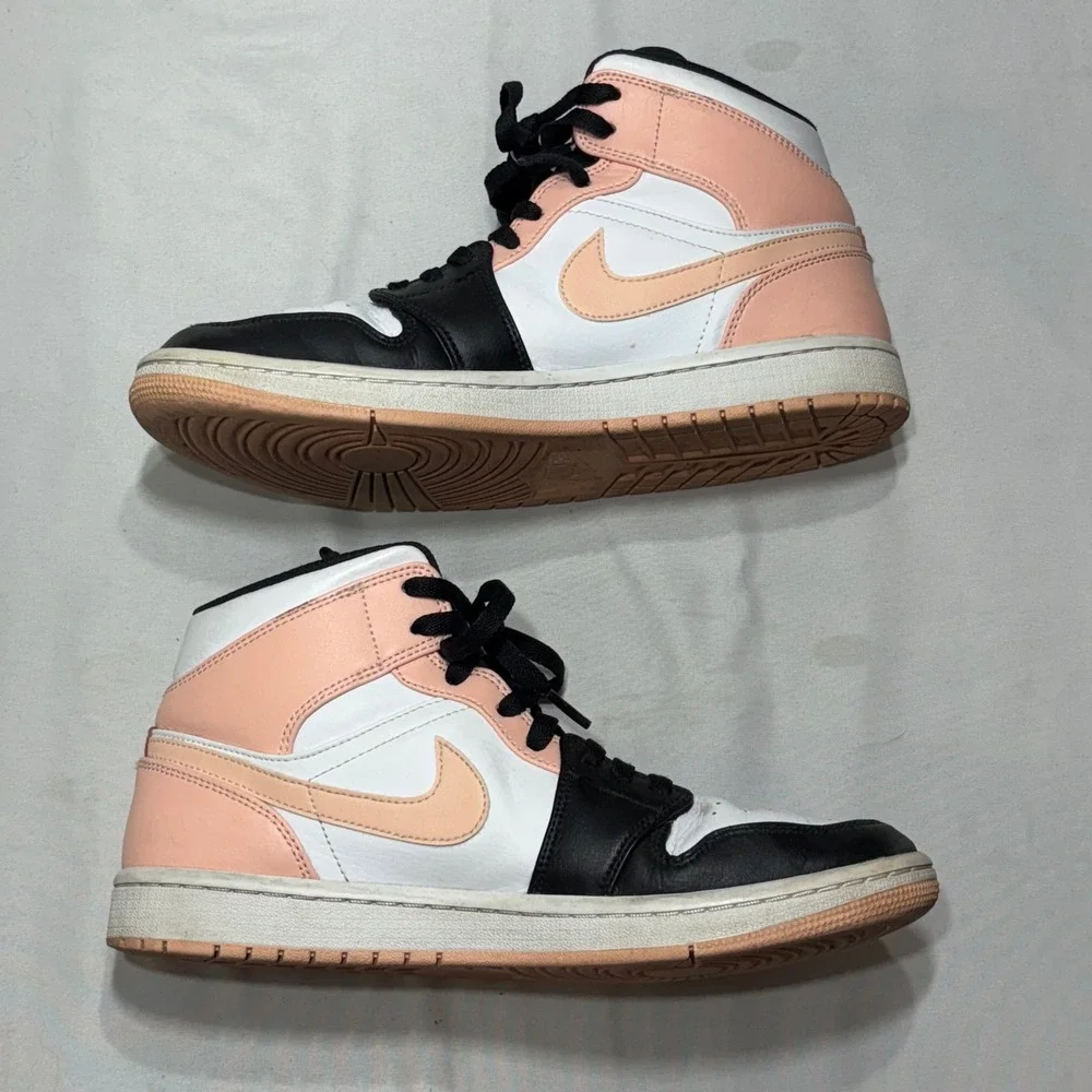 Jordan Air Jordan 1 Mid Mens 8.5 Arctic Orange Black Toe Women 10 Sneakers Retro